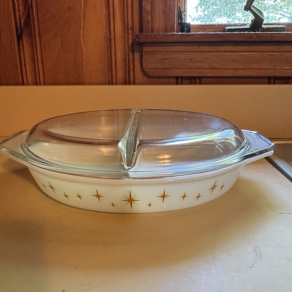 RARE Vtg PYREX Yellow Constellation Pattern 1-1/2 Qt Divided Casserole W/Lid